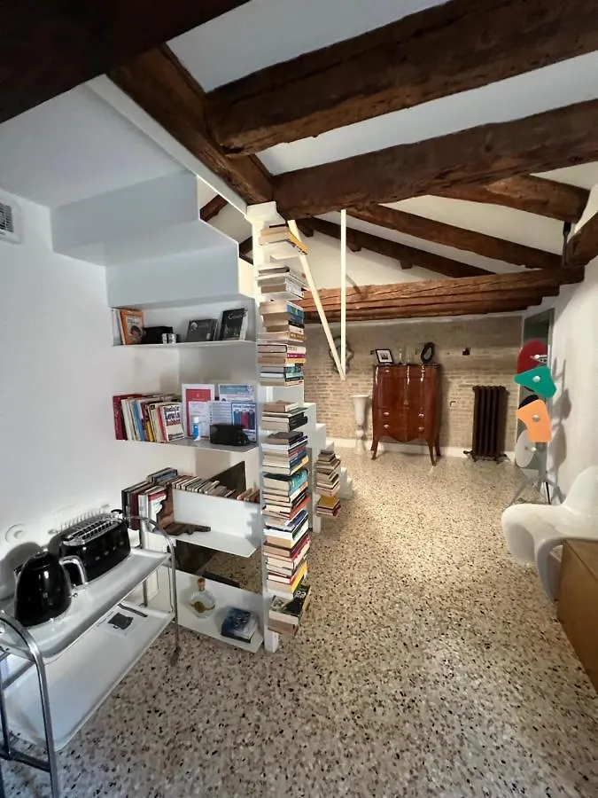 Apt Teatro Venice 0*,  Italy